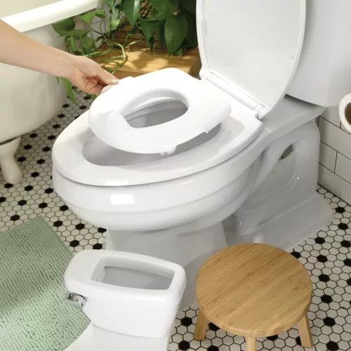 INGENUITY Gyermek toalett hanggal My Size™ Fehér