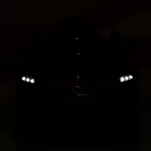 Moni Bo Mercedes-AMG CLA45 elektromos autó 4 motoros PIROS
