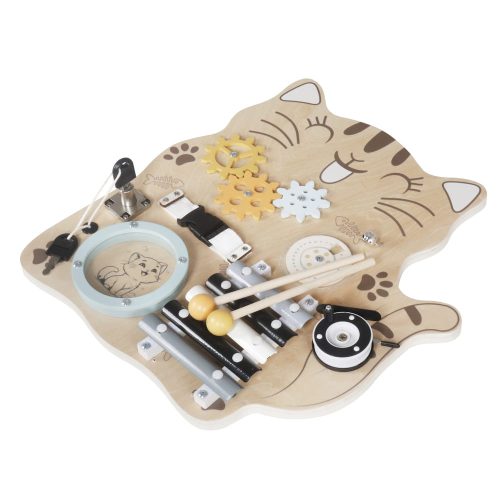 Moni Montessori matatófal macska