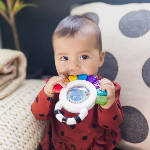 BABY EINSTEIN Szenzoros csörgő és rágóka BPA-mentes Outstanding Opus™ 3hó+