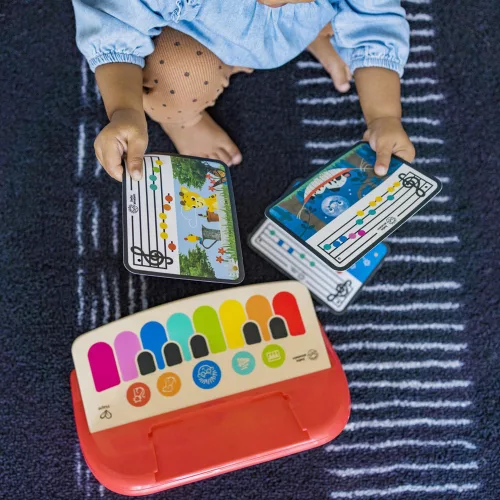 BABY EINSTEIN Játék fa zenélő zongora Cal’s First Melodies Magic Touch HAPE 6hó+