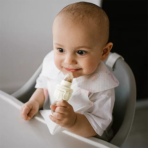 BABYONO Ételadagoló rágóka Dino bézs 6m+