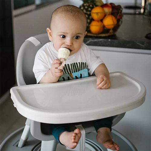 BABYONO Ételadagoló rágóka Dino bézs 6m+
