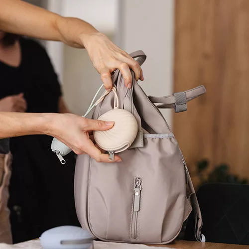 BABYONO Szilikon cumitartó tok kék 0m+
