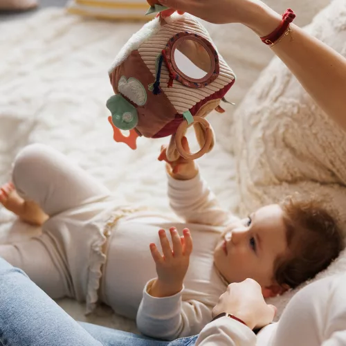 BABYONO Érzékszervi kocka Nyuszi Karo 0m+