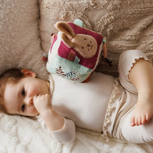 BABYONO Érzékszervi kocka Nyuszi Karo 0m+
