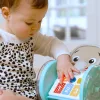 BABY EINSTEIN Musical Interaktív Játék Chase & Tap Earl™ 6hó+