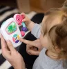 BABY EINSTEIN Dallamok zenélő multiszenzoros játék Tunes Jammin Janet™, 3 hónapos kortól