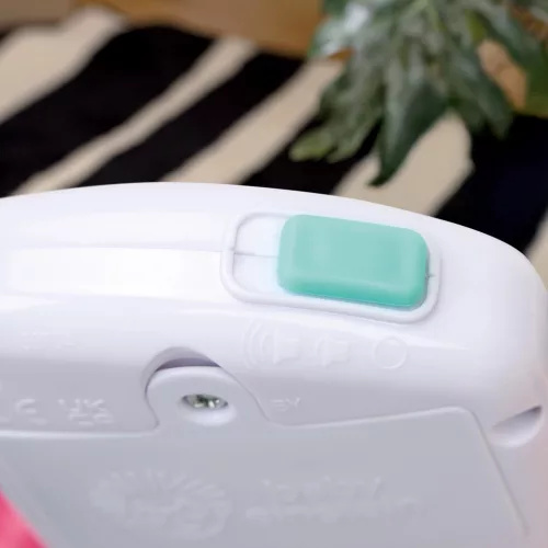 BABY EINSTEIN Dallamok zenélő multiszenzoros játék Tunes Jammin Janet™, 3 hónapos kortól