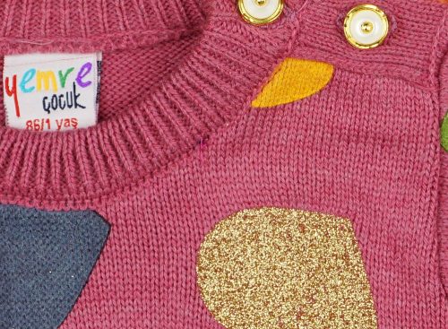 Lányka kötött pulóver szívekkel nyomott (TUR)