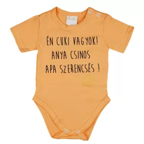 Feliratos rövid ujjú baba body