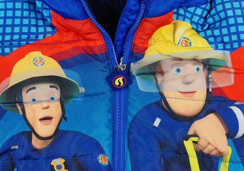 Sam a tűzoltó átmeneti kapucnis kabát