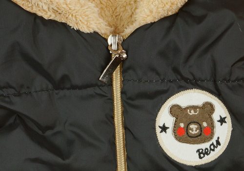 Macis kapucnis pufi mellény