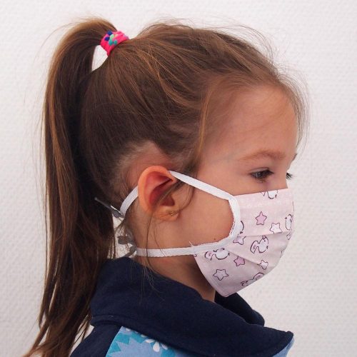 Kétrétegű textil szájmaszk gyerekeknek orrmerevítővel barack macis