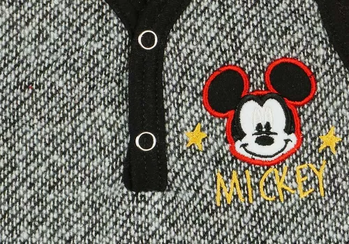 Ujjatlan baba rugdalózó Mickey hímzéssel, szürke fekete színben