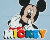 Rövid ujjú kisfiú póló Mickey mintával színes felirattal kék színben