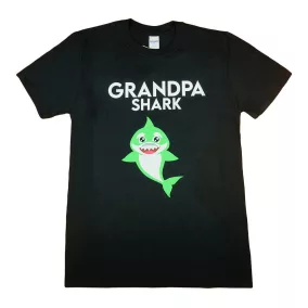   Rövid ujjú férfi póló cápás mintával "Grandpa shark" felirattal