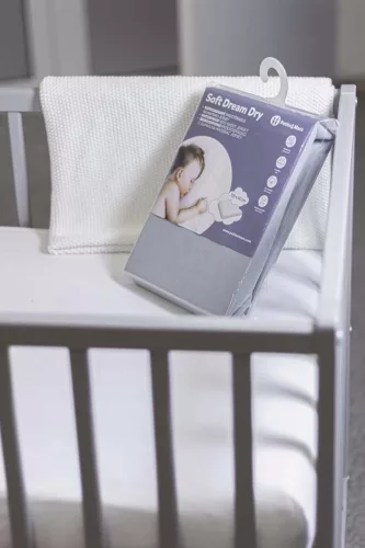 PETITE&MARS Gumis lepedő Soft Dream 120 x 61 Grey