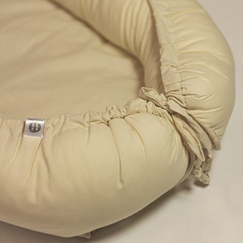 PETITE&MARS Babafészek  FEEL SAFE Light Beige 90 x 60 cm