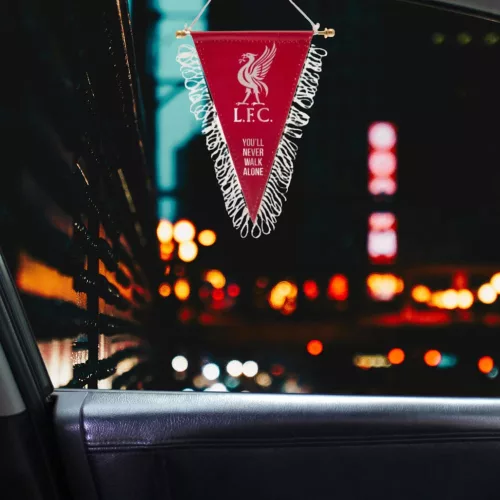 Liverpool autós zászló háromszög