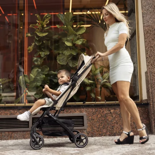 PETITE&MARS Sport babakocsi Fly Sahara Beige