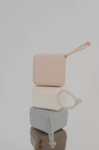Bibs cumitartó- krémfehér