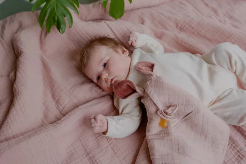 BIBS kenguru szundikendő - púderrózsaszín