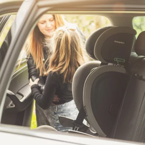 PETITE&MARS Autósülés Elite Fix Pro i-Size Black Air 100-150 cm (15-36 kg)