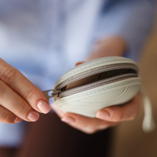 BabyOno cumitartó tok 2 cuminak szilikon cipzárral kék 1569/01