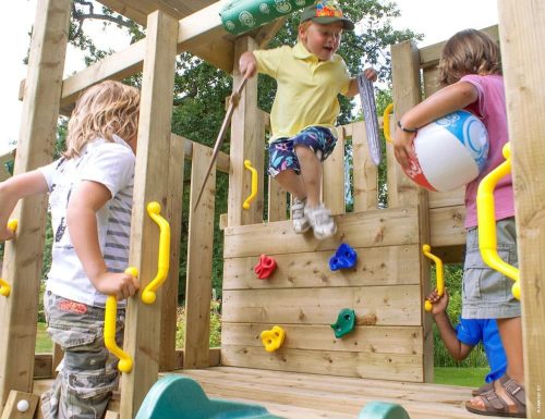 Kerti játszótér - Jungle Gym Palace játszótorony csúszdával és ajándék vágással