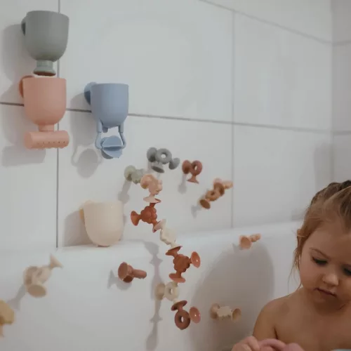 Mushie Tapadókorongos fürdőjáték szett - Önts és játssz! (4 db)