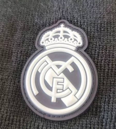 Real Madrid sapka kötött felnőtt szürke pomponos