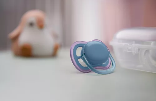 Philips AVENT SCF085/34 Játszócumi Ultra air neutral 6-18hó lányos kék, 2db