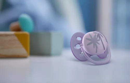 Philips AVENT SCF092/03 Játszócumi Ultrasoft Premium 0-6hó lila 1 db
