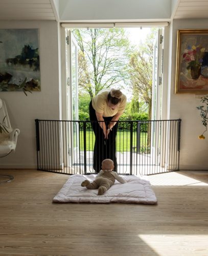 Univerzális térkorlát BabyDan Carl X Wide, fekete