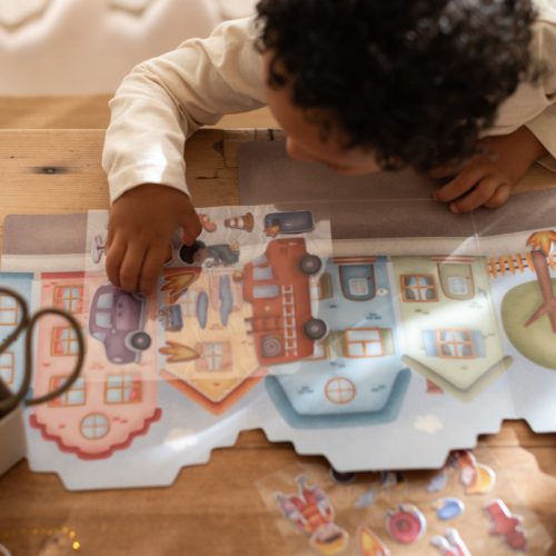 Little Dutch újrafelhasználható matricás füzet Jim és barátai