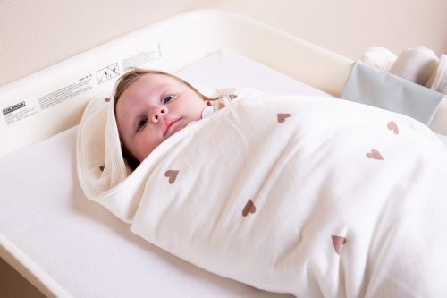 Childhome Fürdőlepedő + arctörlő- 80x80 cm - Szivecskés