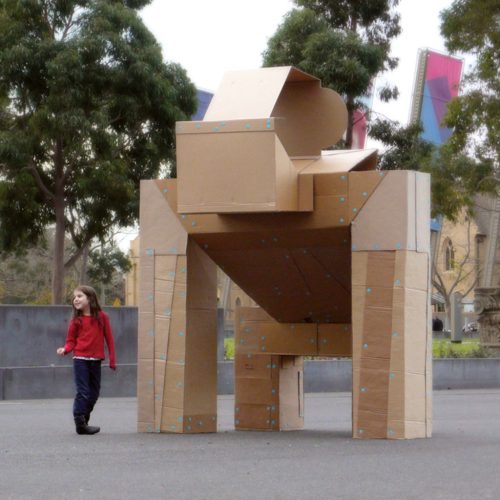 Djeco Plüssfigura - Simply OPERCHOS, a zsiráf, 23 cm