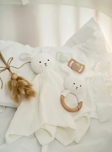 Nyuszis baba ajándékcsomag szundikendővel Jabadabado