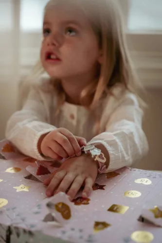 Little Dutch adventi kalendárium charm készítővel és matricával
