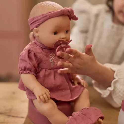 Little Dutch itatós‑pisilős Livia baba
