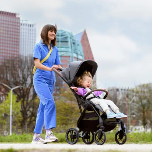 Maxi-Cosi Soho Urbán triósítható babakocsi 22 kg-ig- Essential Graphite