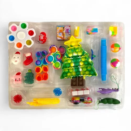 Adventi kalendárium 37x28 cm, sok meglepetéssel.