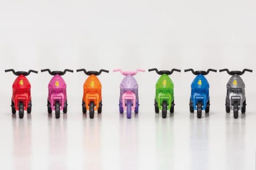 Gyerekeknek szánt, könnyű, piros mini motor, 25 kg teherbírással.