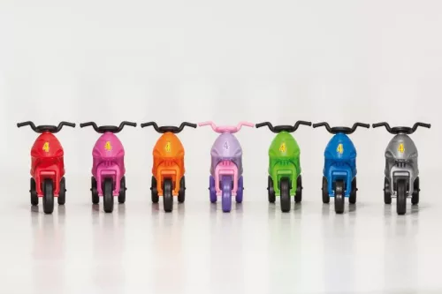 Raulos Super bike 4: Közepes méretű, 58x28x44 cm, 2.5 kg motor.