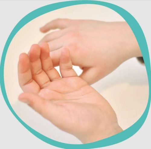 Polip alakú nyomda szappannal, kreatív játék gyerekeknek.