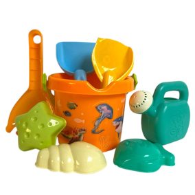   Homokozó klt., vödör, + locsoló + 3 eszköz + 3 forma, 2 szín, 13x21 cm hálós