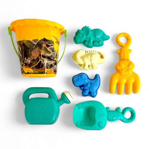 Homokozó készlet: vödör, locsoló, formák, eszközök