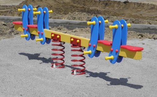 Közterületi játszótér - Négyüléses kétrugós mérleghinta