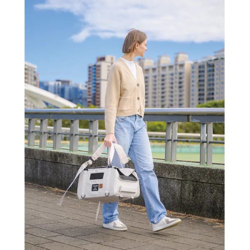 FIKAGO Utazó hordozó kutyáknak és macskáknak Truffle Creamy Cloud